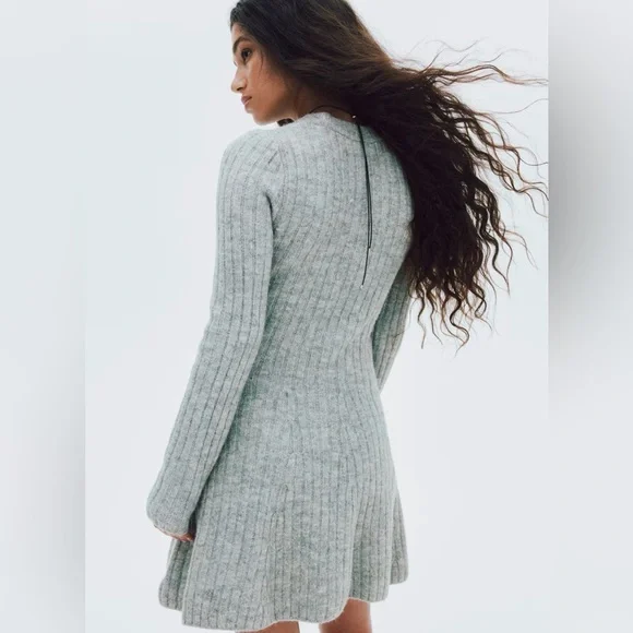 H&M Viral Gray Ribbed Knit Dress - Picture 4 of 8